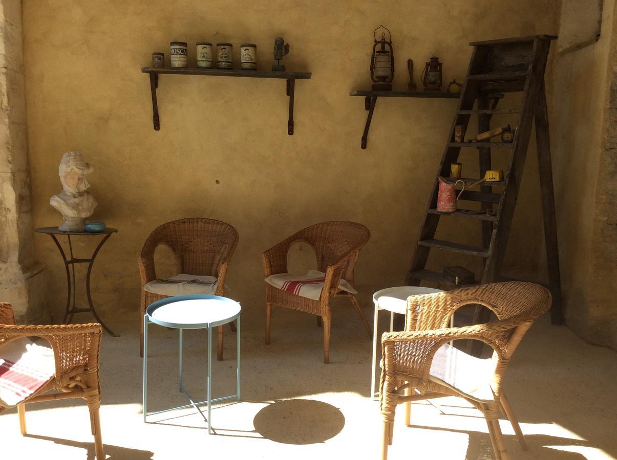 Le Posterlon Bed and Breakfast Caumont-sur-Durance Exteriör bild
