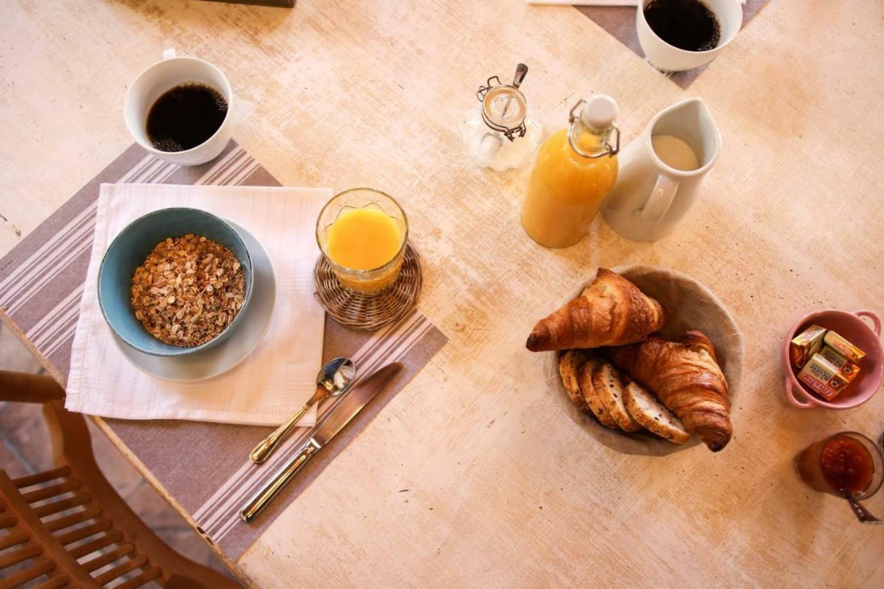 Le Posterlon Bed and Breakfast Caumont-sur-Durance Exteriör bild
